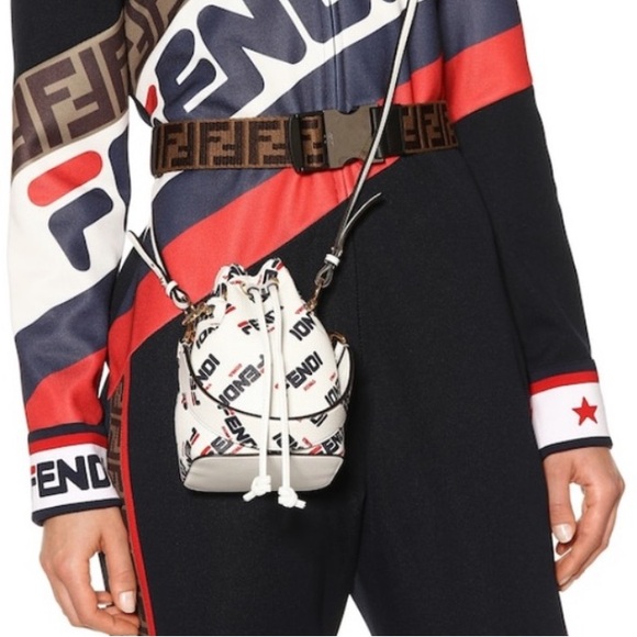 Fendi Handbags - Fendi Mon Tresor mini bucket bag